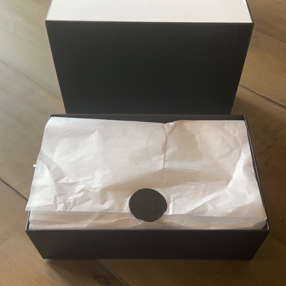 Chanel Box - Picture 3 of 5